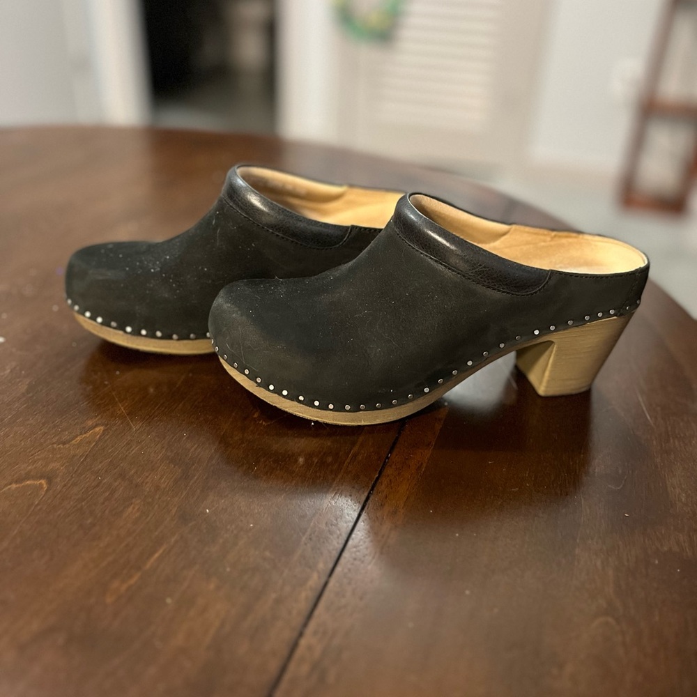 Black EU size 39 (US size 8.5-9) Dansko Slip Ons